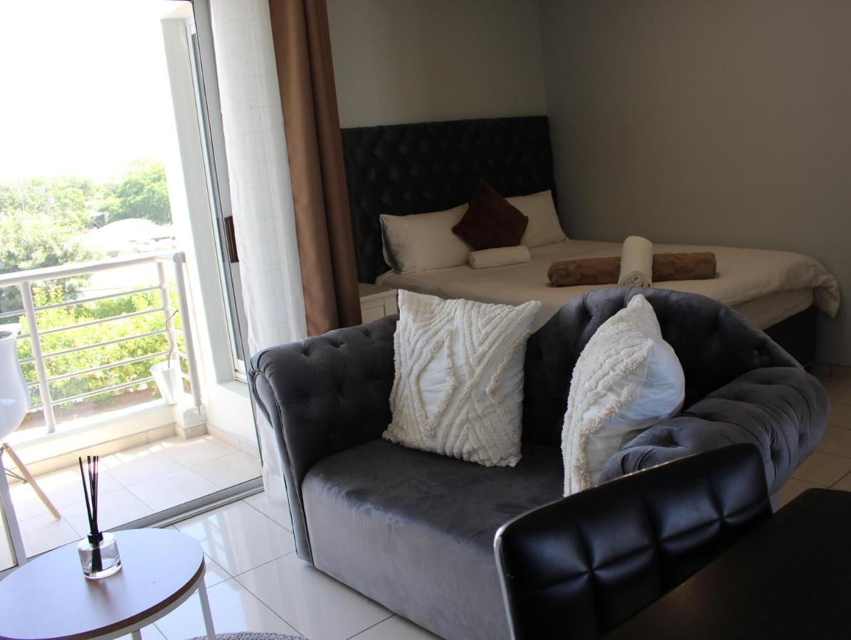 Abigail'S Studio Apartment @ Trift Tower Windhoek Buitenkant foto