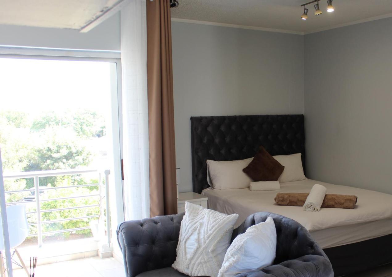 Abigail'S Studio Apartment @ Trift Tower Windhoek Buitenkant foto