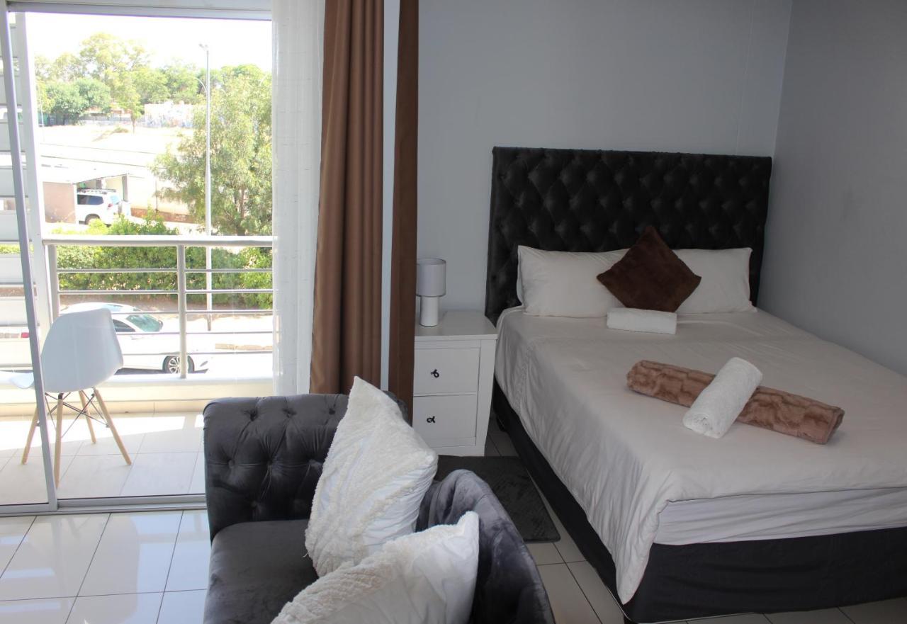 Abigail'S Studio Apartment @ Trift Tower Windhoek Buitenkant foto